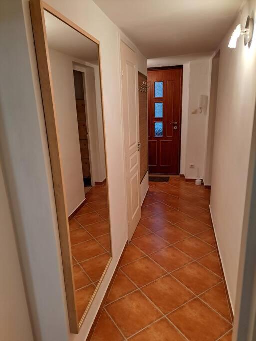 Lovely In The Centre At Opera Apartment *